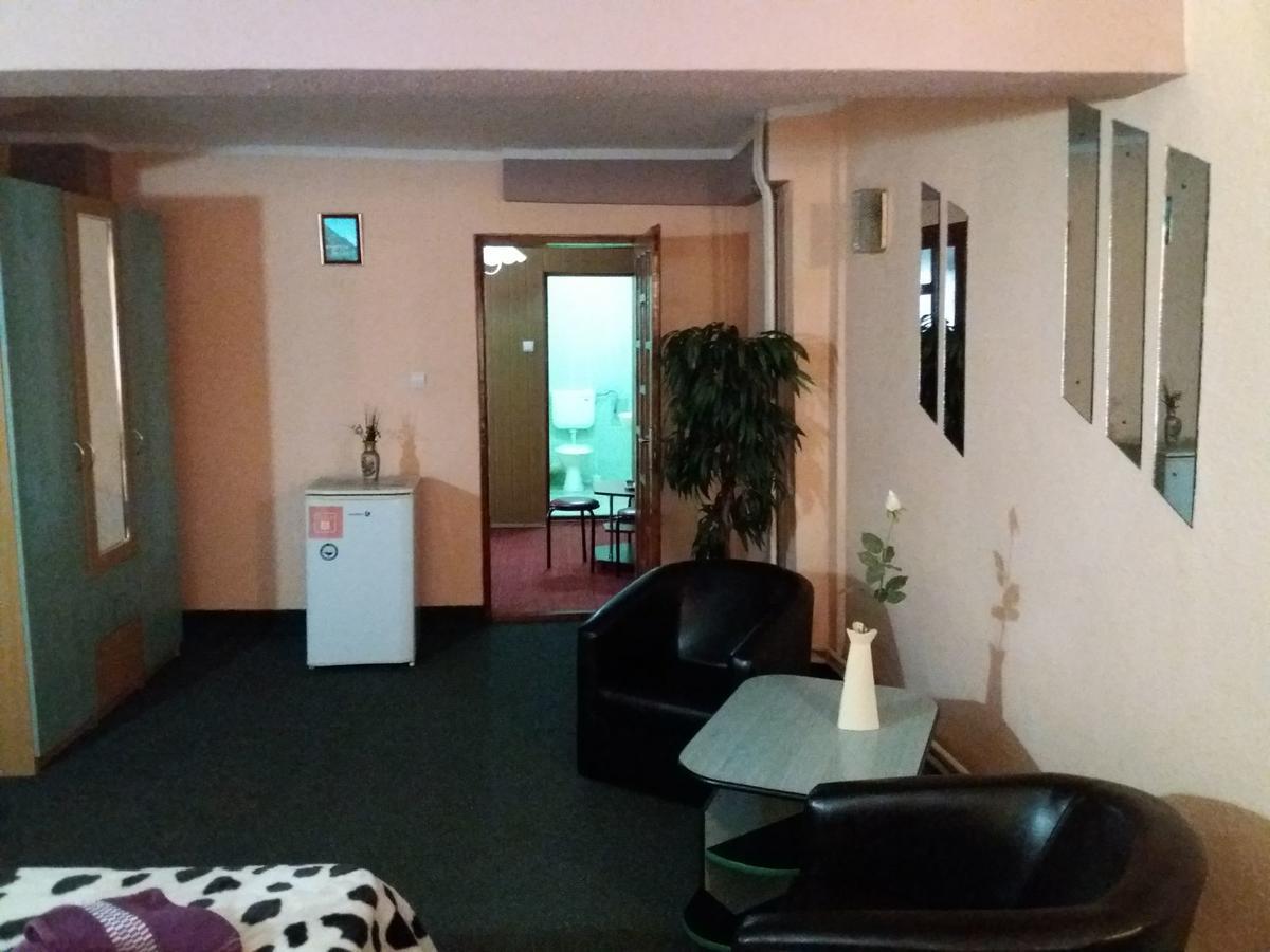 Cabana Pensiune La Brazi Vulcan  Exteriér fotografie
